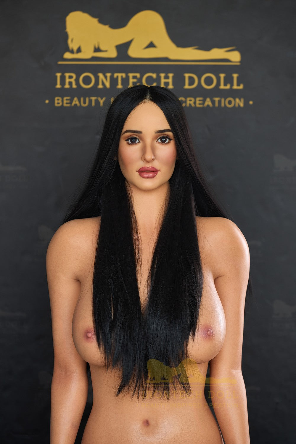 Sex panenka Violet Voss z pornohvězdy (Irontech Doll 178 cm silikonový E-pohár)