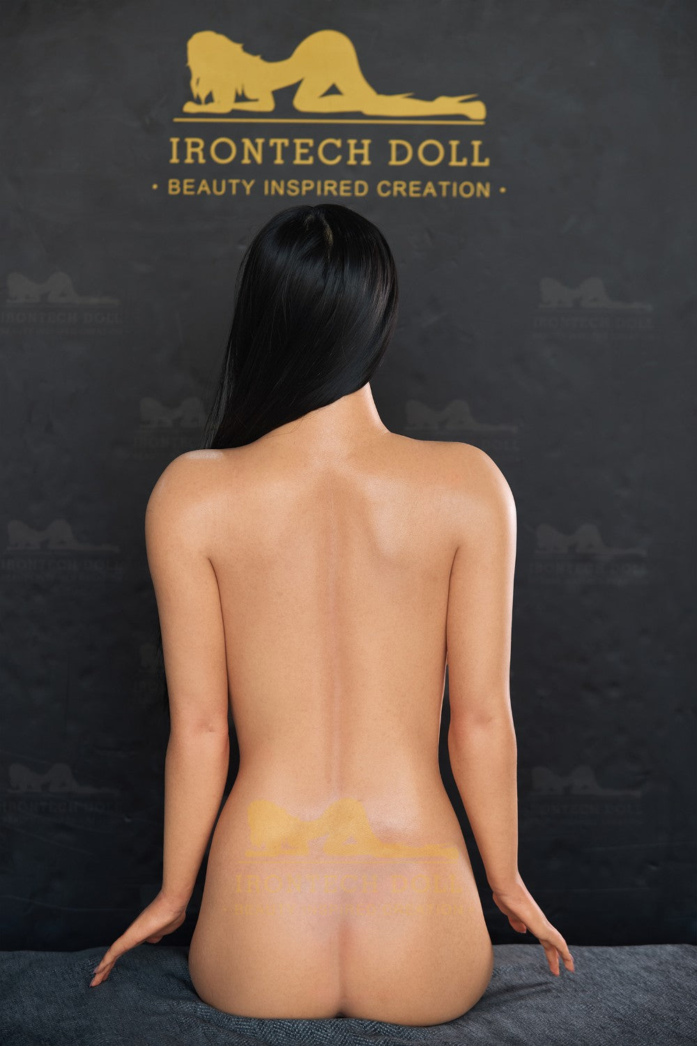 Sex panenka Violet Voss z pornohvězdy (Irontech Doll 178 cm silikonový E-pohár)