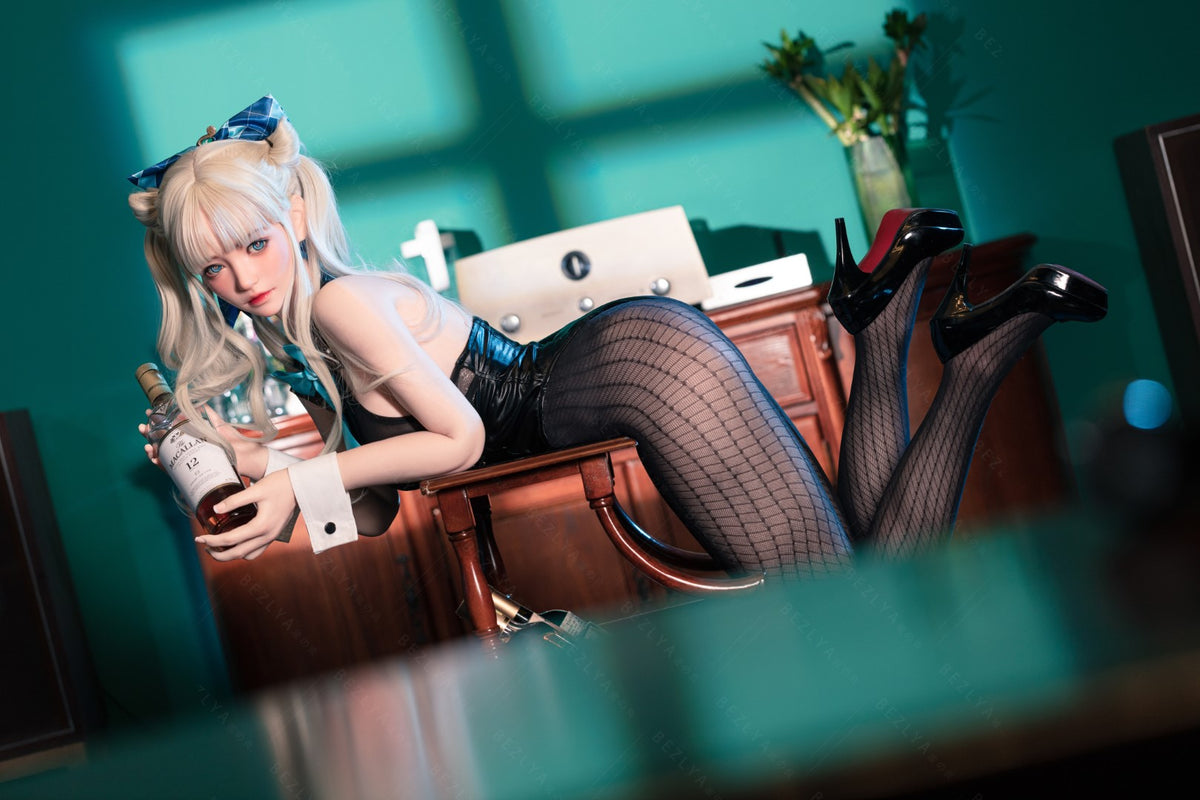 Oleandrová sexuální panenka (Bezlya Doll 155cm E-pohár 2.2CF silikon)