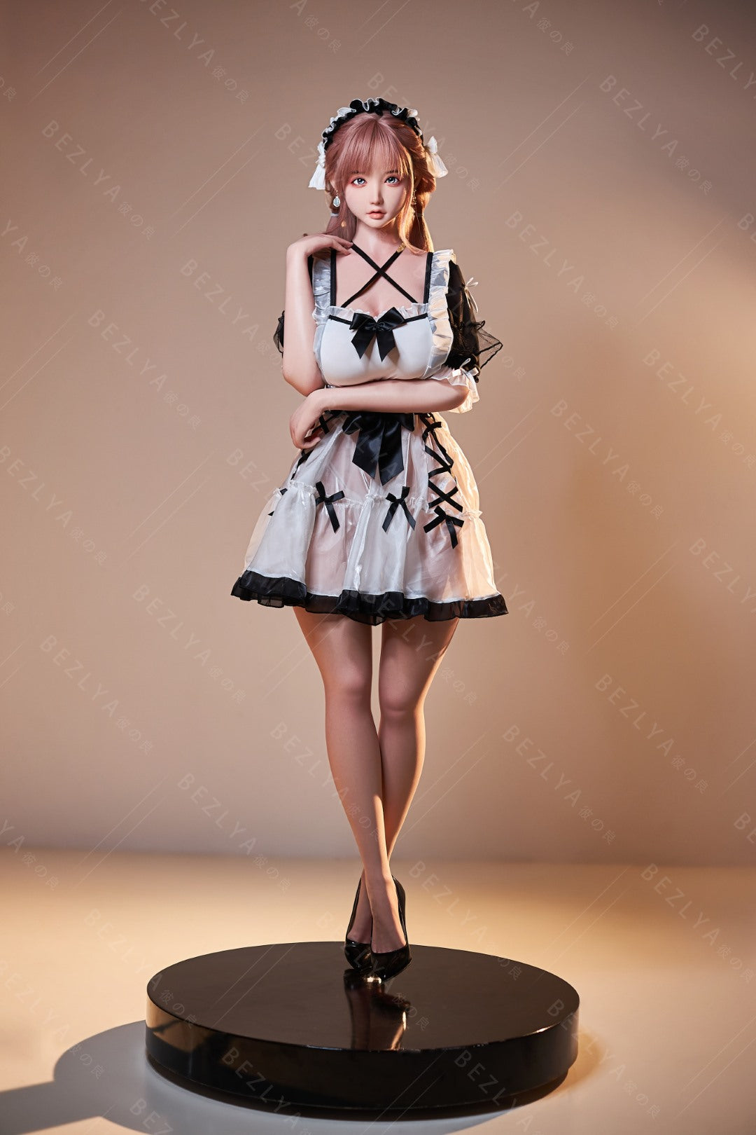 Vanilková sexuální panenka (Bezlya Doll 155cm miska H 2.1 silikon)