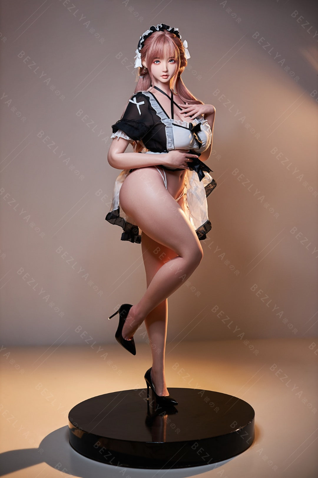 Vanilková sexuální panenka (Bezlya Doll 155cm miska H 2.1 silikon)