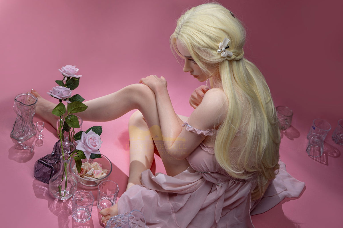 Sex Doll Bailey (Irontech Doll 158 cm H-hrnek B1 silikon)