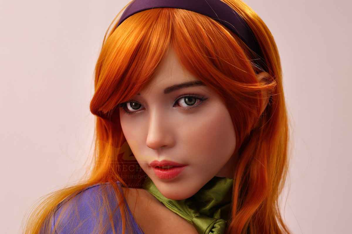 Sexuální panenka Daphne (Irontech Doll 167cm E-pohár S42 silikon)