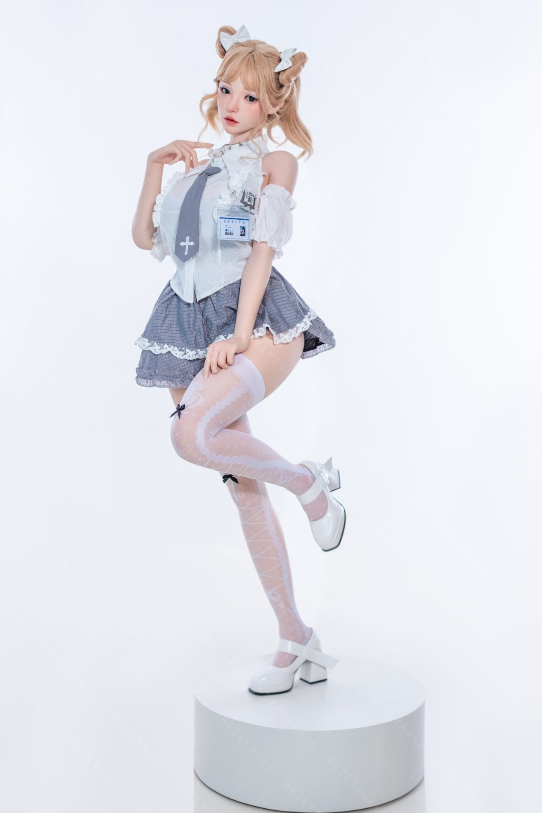 Sexuální panenka Albizia (Bezlya Doll 155cm E-pohár 2.2CF silikon)