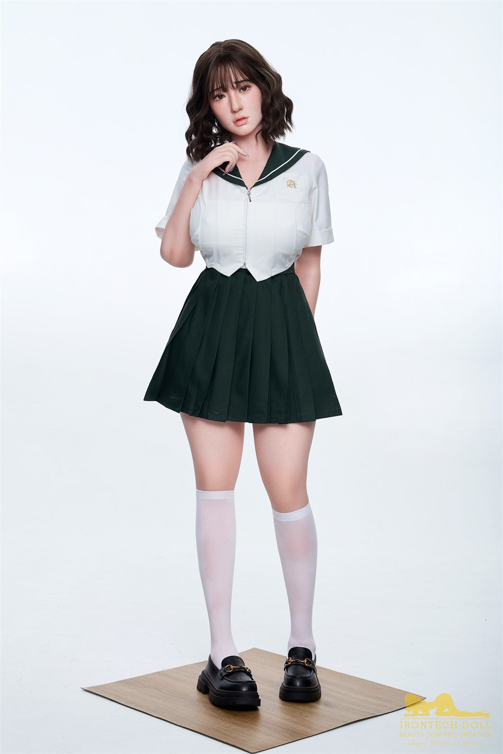 Sexuální panenka Betty Shemale (Irontech Doll 162 cm J-Kupa S7 silikon)