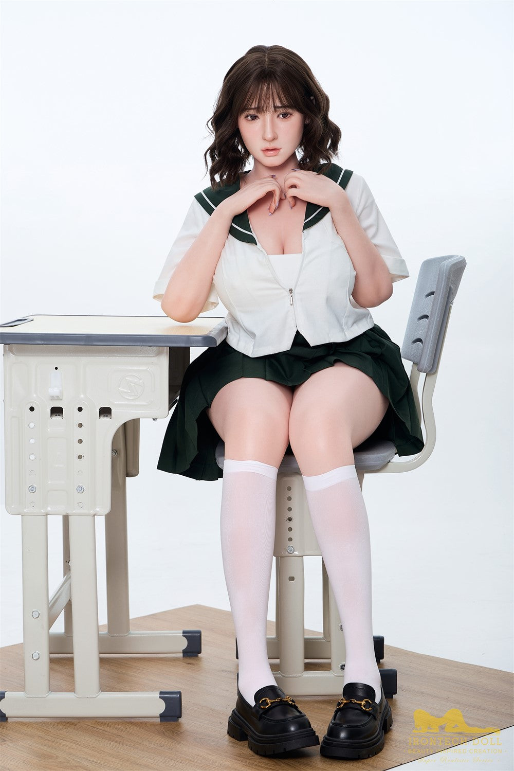 Sexuální panenka Betty Shemale (Irontech Doll 162 cm J-Kupa S7 silikon)