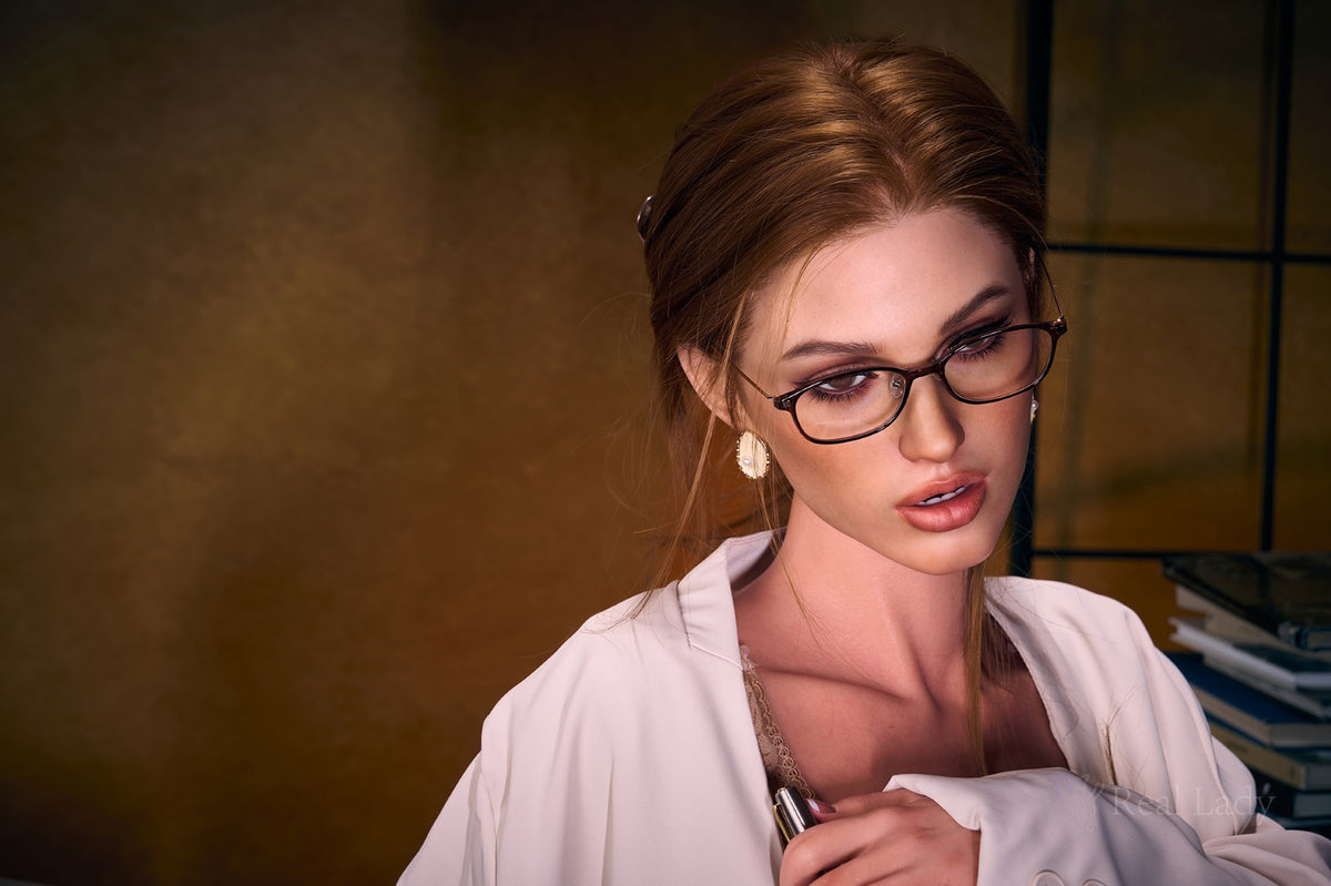 Sexuální panenka Bianca (Real Lady 168 cm E-Kupa R17 silikon)