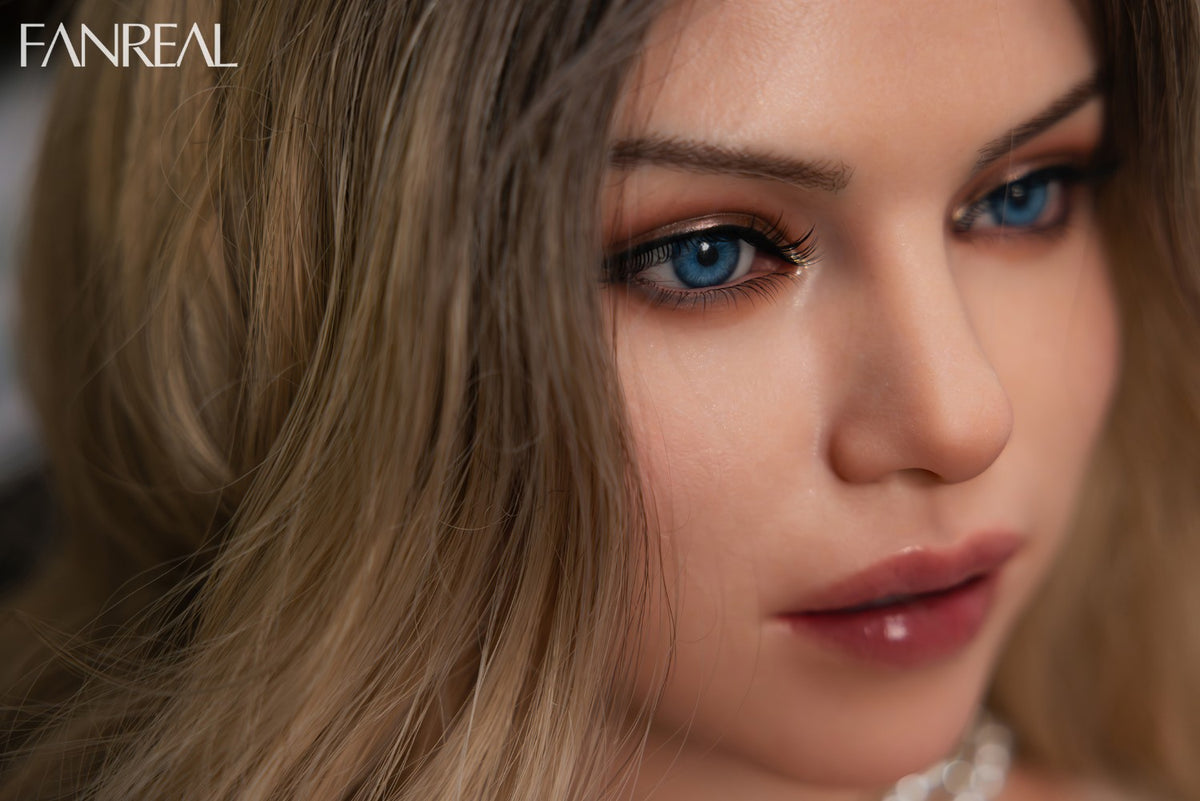 Sexuální panenka Carlee Torso (FanReal Doll 95cm silikonový košíček G)