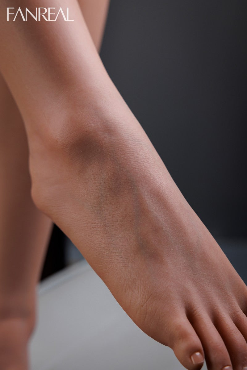 Lila sexuální panenka (FanReal Doll Šálek 155 cm F RST silikon)