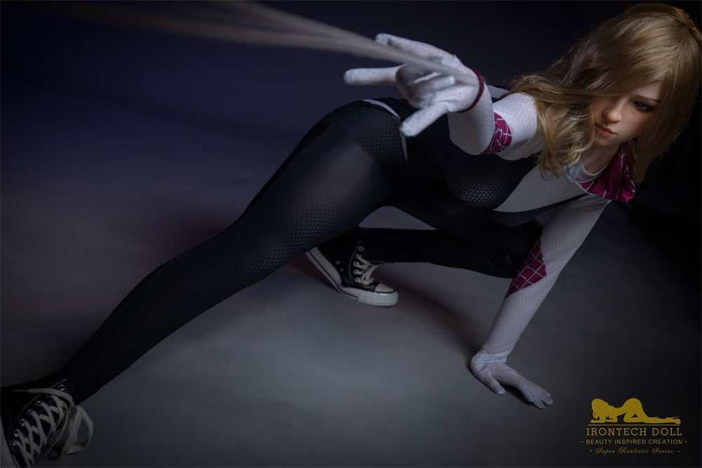 Sexuální panenka Gwen (Irontech Doll 167cm E-pohár S38 silikon)