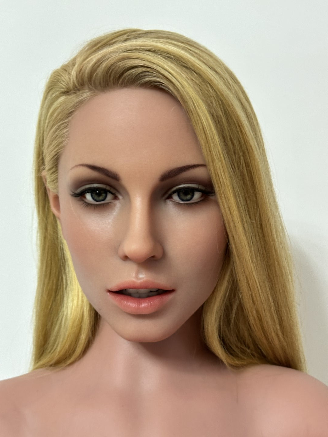 Maddie Sex Doll (Zelex 165 cm D-Kupa ZXE203-Z1 SLE silikon)