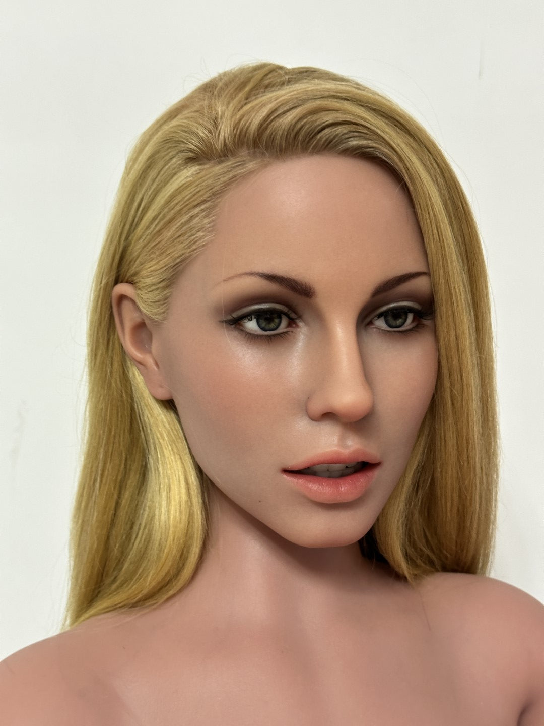 Maddie Sex Doll (Zelex 165 cm D-Kupa ZXE203-Z1 SLE silikon)