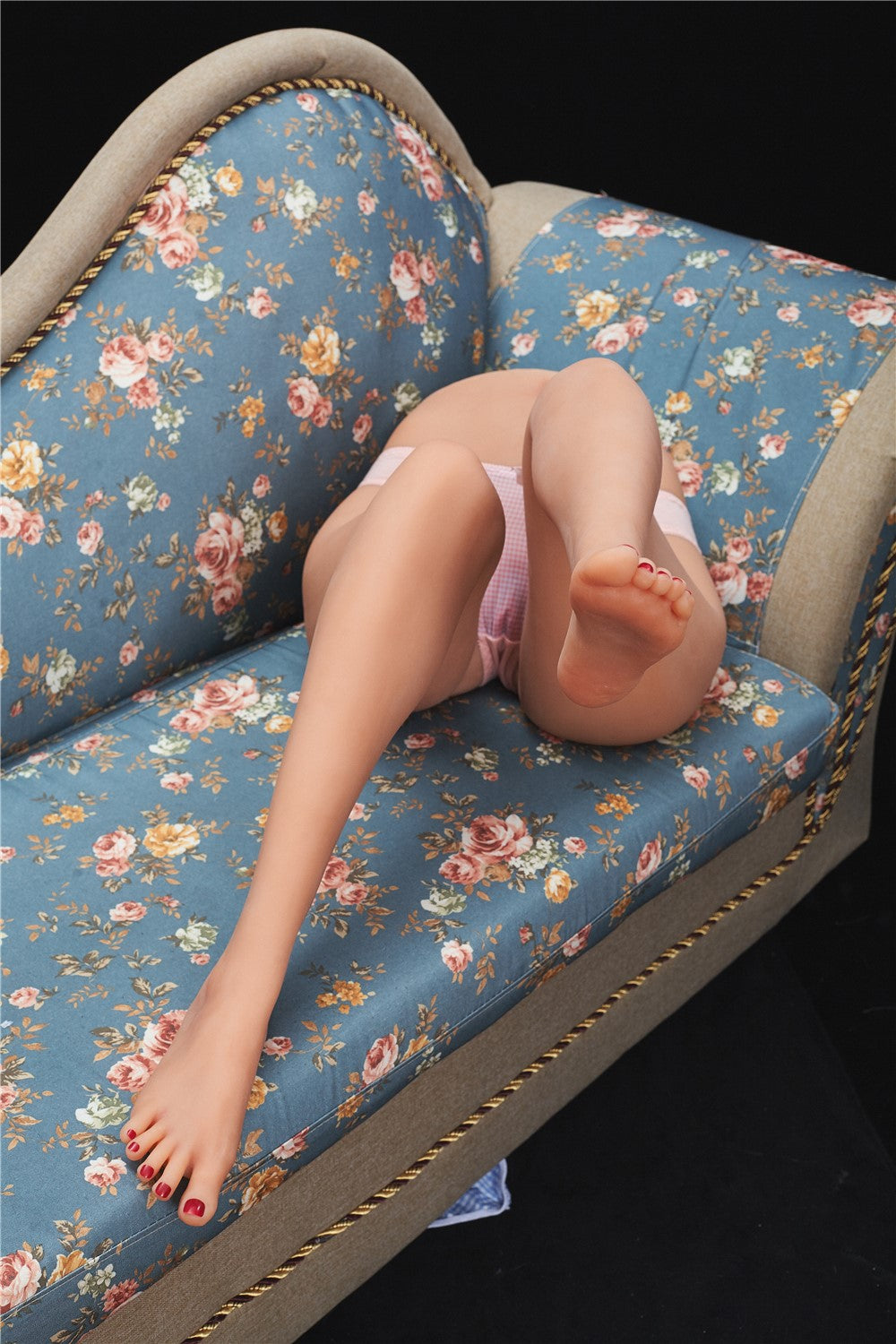 Dlouhé nohy do poloviny těla (Irontech Doll 106 cm TPE)